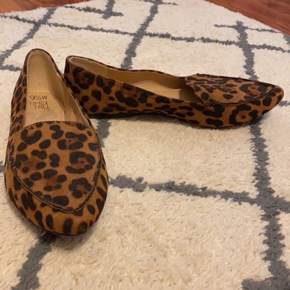 Time and Tru leopard flats - Picture 2 of 3